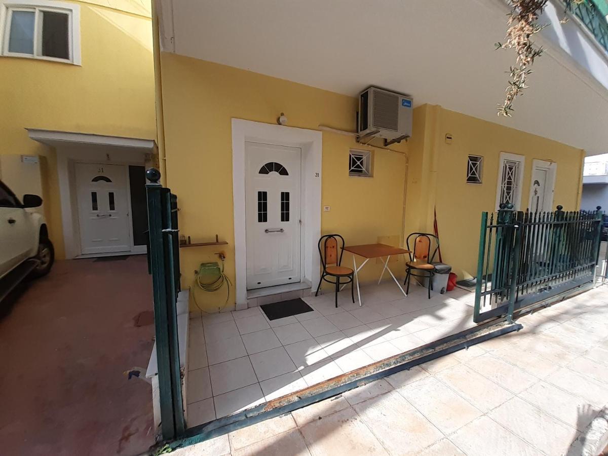Yellow House Apartment Kalamata Bagian luar foto